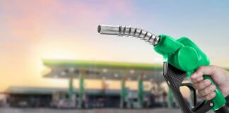 Gobierno rebaja RD$3 y RD$5 a los precios de las gasolinas. Tasa de cambio promedio semanal es de RD$60.00 por un dólar estadounidense