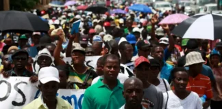 Una realidad perturbadora: Haitianos denuncian cobros de agentes migratorios para evitar ser detenidos y la prensa lo pone en duda