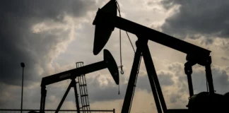 El petróleo se hunde más de un 5% ante el posible acuerdo entre EE UU e Irán para reabrir el estrecho de Ormuz