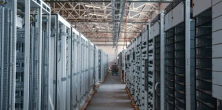 El Gobierno español pone en el punto de mira a los centros de datos: exigirá que el 80% de su consumo energético sea renovable