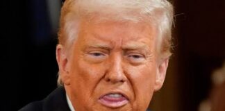 No hay nadie más peligroso que un egocentrista amoral pretendiendo ser el conductor moral de una sociedad, pueblo y nación. Trump debe ser expulsado del poder arbitrario que ostenta