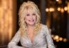 Quién fue Dolly Parton, la legendaria cantante de country que dedicó su vida al activismo