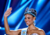 Joheirry Mola, de República Dominicana, se corona como Miss Mundo 2026. Nació en Nueva York, Estados Unidos, y se mudó a Santo Domingo, capital dominicana, cuando tenía 6 años. Es hija de padres dominicanos, madre de La Vega y padre de Distrito Nacional. NO es dominicanyork