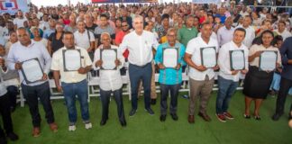 Iniciativa. Luis Abinader entrega 1,750 títulos de propiedad en Los Alcarrizos