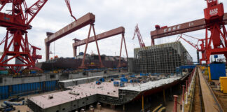Enorme buque que China construye en secreto podría ser el primero del mundo en su clase
