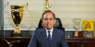 Los dominicanos y hace más de treinta años que dejamos de ser solo dominicanos y ahora somos un país plurinacional y el que por ello no pierde su identidad, nacionalidad e idiosincrasia, pero el racismo caduco no deja verlo