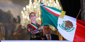 Sheinbaum insta a mexicanos a renunciar a nacionalidad de EE.UU. si quieren gobernar en su país