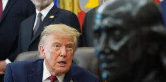 Trump plantea sus dos opciones ante Irán: «Los volamos por los aires o hacemos un acuerdo»