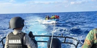 Armada intercepta embarcación con 38 haitianos cerca de Isla Cabra, Montecristi, pero otra fuente indica que fue a atender un llamado de auxilio del IDAC sobre una lancha sin timón