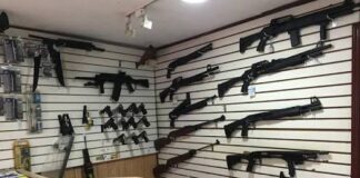 Ocupan armas de guerra y 40,000 municiones durante allanamientos a 18 armerías