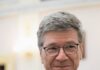 Jeffrey Sachs a RT: «El régimen de Kiev es corrupto y fracasa en el campo de batalla»