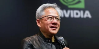 Jensen Huang, CEO de Nvidia, asegura que la IA hará que electricistas y albañiles sean algunos de los empleos mejor pagados del mundo