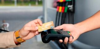 O el gobierno pone en cintura al sistema bancario o la gente dejará de utilizar sus tarjetas de crédito como manera de pago