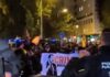 Manifestantes chocan con policías y exigen renuncia del ministro de Transporte español tras mortífera tragedia ferroviaria