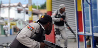 La delincuencia al acecho policial. Primero rechazan recibirlos en los destacamentos y después los persiguen y matan en “intercambios de disparos” y Abinader apoyándolo todo