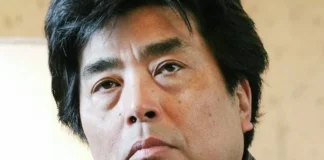 Murakami, escritor japonés, sobre el sentido de la vida: «Los padres, los profesores y el gobierno: todos te enseñan a vivir la aburrida e insoportable vida de un siervo, pero nadie te explica cómo vivir normalmente»