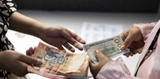 El dólar se sitúa en RD$61.68, tras repunte de 2.6 % frente al peso