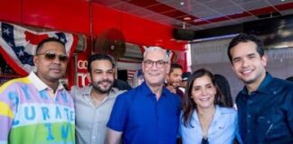 La embajadora-espía estadounidense se está pasando de la raya que su misma función le marca y de acuerdo con la Convención de Viena, es intolerable su marcada injerencia en los asuntos políticos